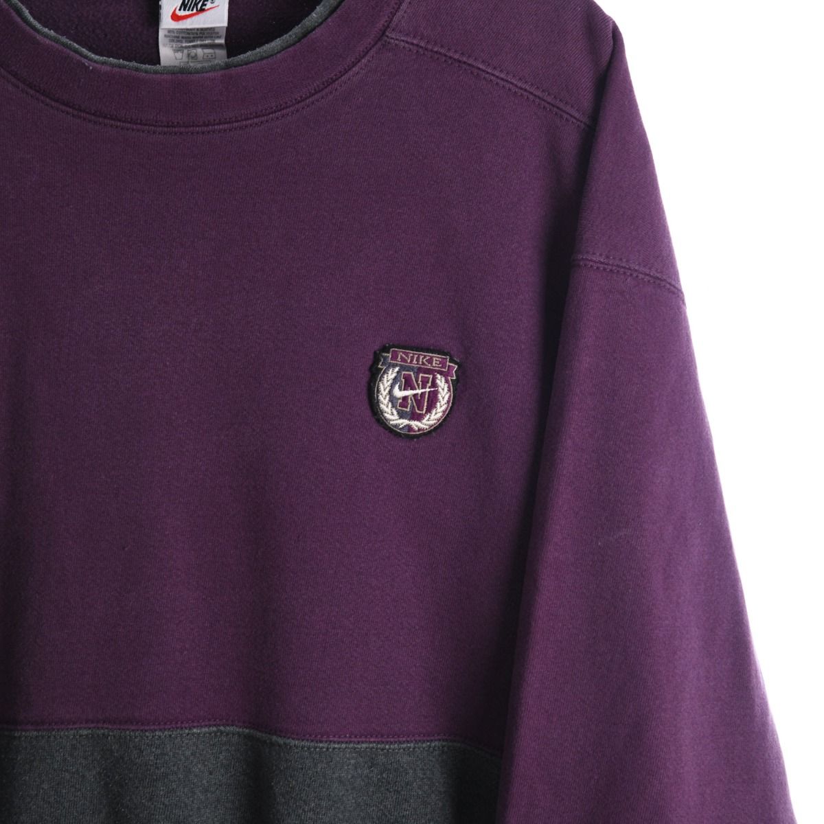 90s Nike Burgundy/Green Embroidered Sweatshirt (XL)